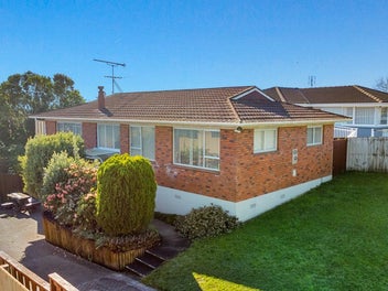 Brick house with freehold 675 sqm in quiet street