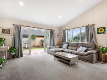 Single Level Beauty in a Quiet Private Cul-de-sac