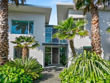 EXCEPTIONAL COASTAL LIFESTYLE