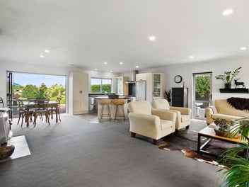 Green Serene Outlook- Family Home
