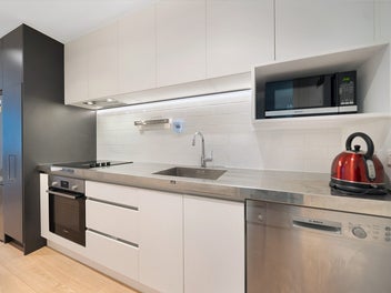 One Bedroom + Flexi, Freehold, Pet Friendly