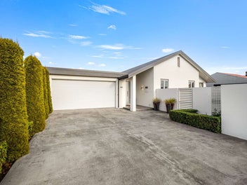 Easy Modern Living