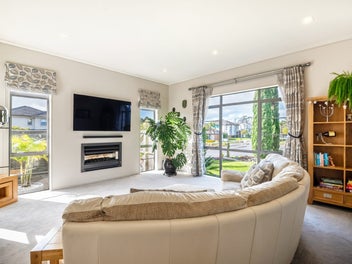 Sun-Drenched Family Living in Prestigious The Oaks