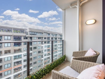 Modern City Living with Iconic Views