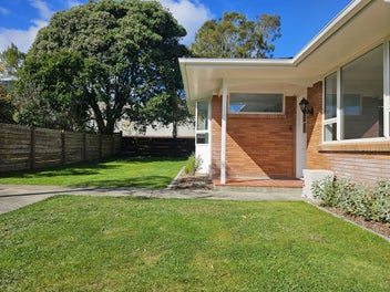 Executive Living- Fully Renovated