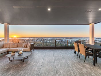 Unparalleled living with breath-taking views