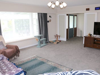 SPACIOUS FAMILY HOME