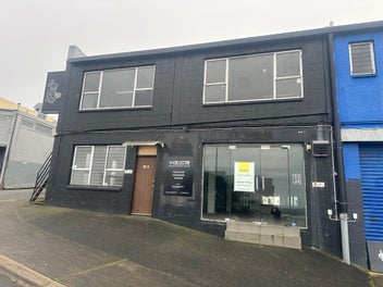 Image 1 of 6