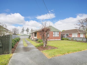 First Home Buyers/Developers Must View - Zoned HDR