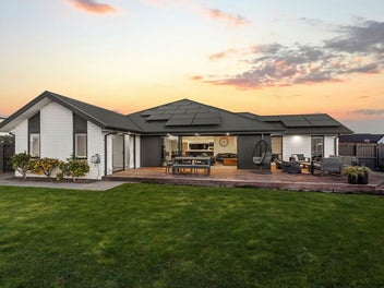 High Spec Family Home in Prestons Park!