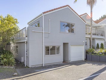 Urgent Sale! Low-Maintenance & Central Location!