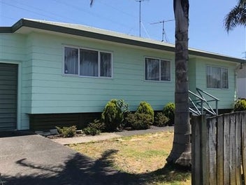 Image 1 of 7