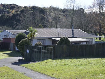 Look Here! Investment or First Home