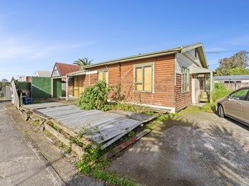 RESERVE SET AT $249,000! AUCTION TUES
