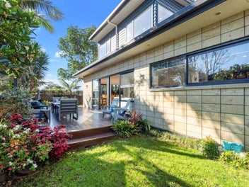 Modern Family Living in Prime Meadowbank