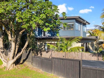 Modern Family Living in Prime Meadowbank