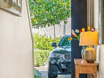 Spacious, Sunny, and Superb Location–DGZ Townhouse