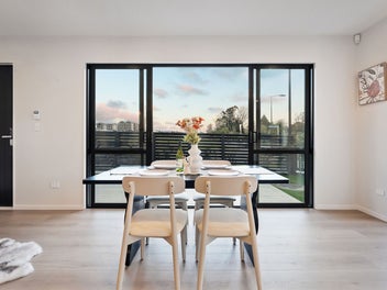 Gorgeous Living - Floor Area is approx. 164 m²