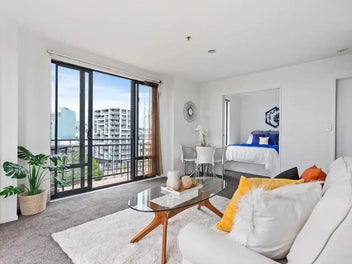 Easy Access to the City!