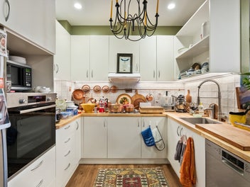 One level living at its best!