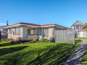 READY TO DOWNSIZE? DON'T MISS THIS!
