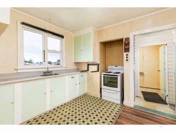 Charming cottage close to town