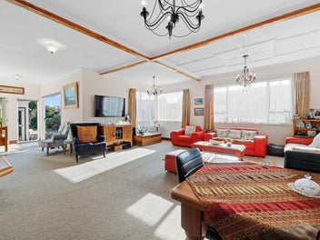 AWESOME BEACH LOCATION, WITH SPACE