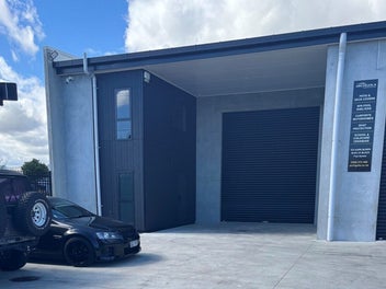 Image 1 of 6