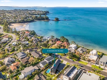 Exceptional Coastal Living | Modern Paradise