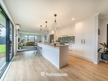STYLE, SPACE & SMART DESIGN IN WALLACEVILLE ESTATE