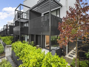 Corner Haven with Sunny Garden Living