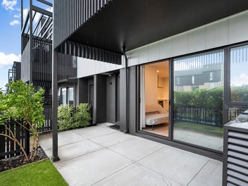 Corner Haven with Sunny Garden Living