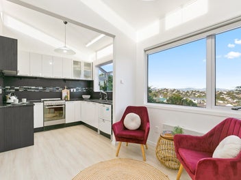 VIEWS, PRIVACY & FAMILY-FRIENDLY LIVING