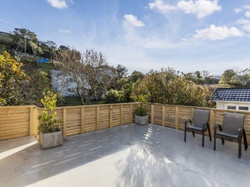 Opportunity on Friend Street – Make It Your Own!
