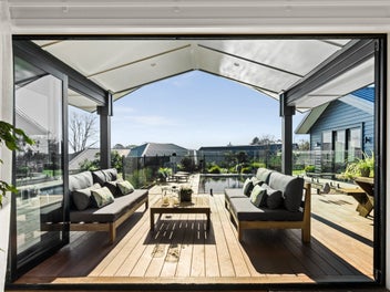 Sun-Soaked Style Meets Effortless Entertaining