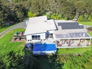 Family Home and Granny Flat on Lifestyle Block