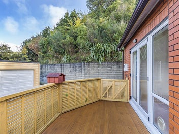 Easy-Care Living with Space, Sun & Security