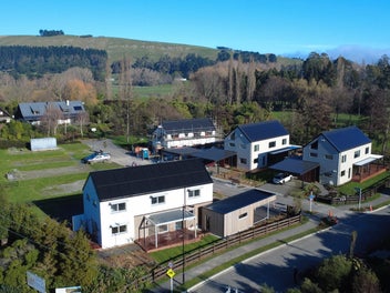 HIGH PERFORMANCE (PASSIVE) HOME IN UNIQUE SETTING