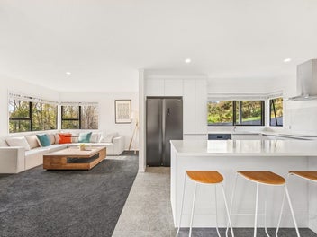 New Home Feel, A King Road Deal!