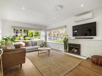 Open Home - Sunday Only!