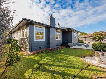 Stylish, Spacious & Prime Location
