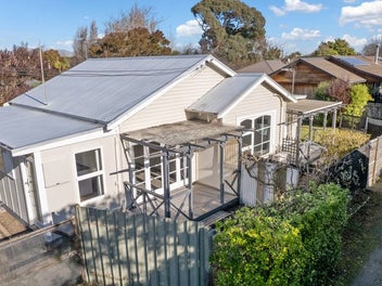 PRICE REDUCTION! DUAL INVESTMENT OPPORTUNITY!