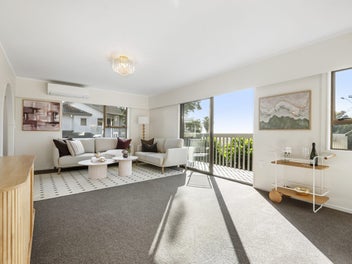 Affordable Entry to Castor Bay!