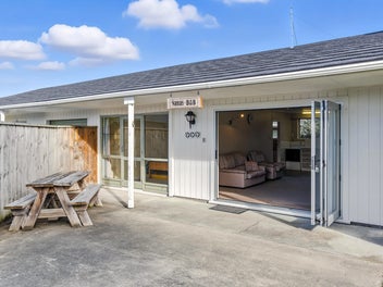 A Charming Townhouse Near The Beach