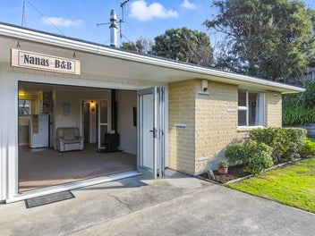 A Stylish Townhouse with Work-From-Home Space