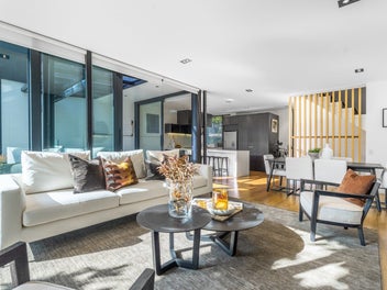Architectural Elegance - Premier Parnell Position