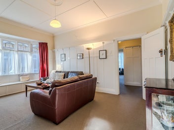 Potential in Saint Clair – Create your dream.
