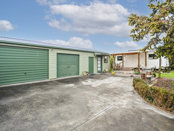 Looks, size, location & 72sqm garaging
