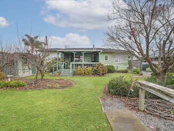Looks, size, location & 72sqm garaging