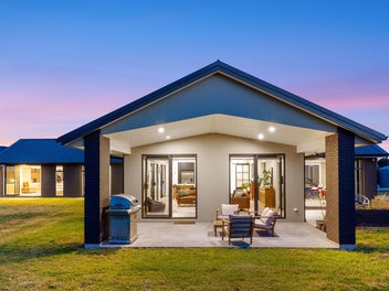 Lifestyle Coastal | Garaging Galore